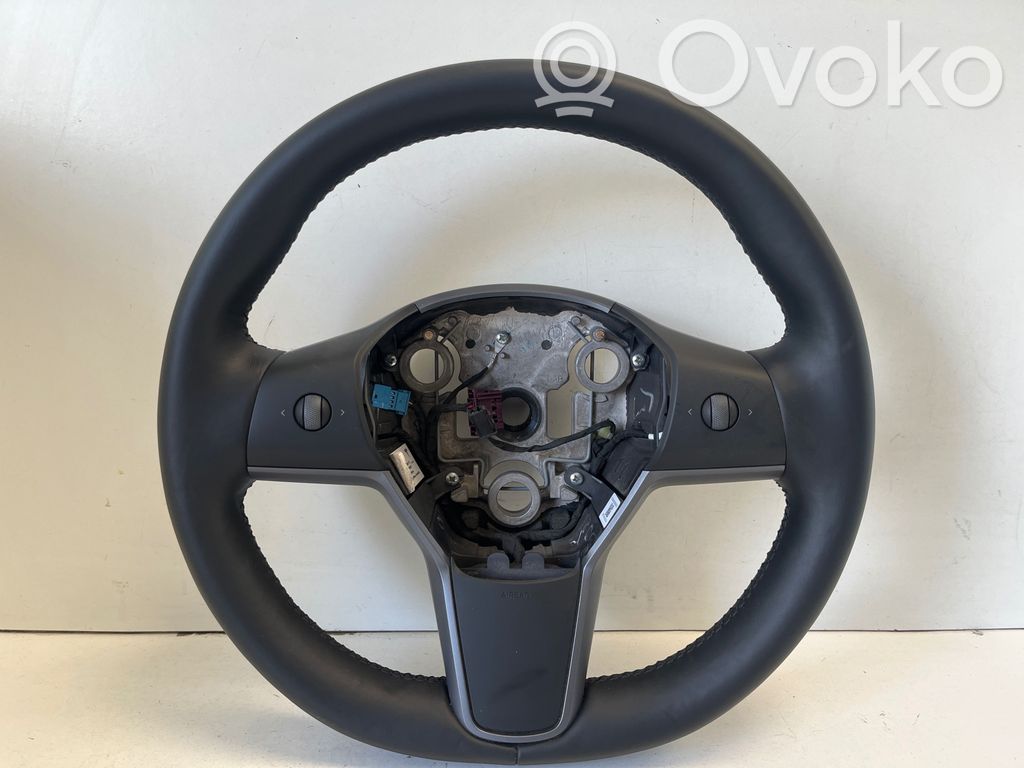Tesla Model Y Stūre 