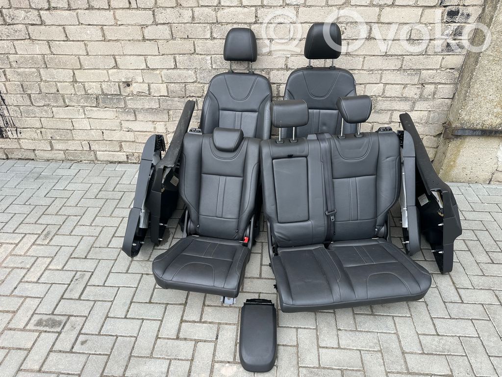 Seat set