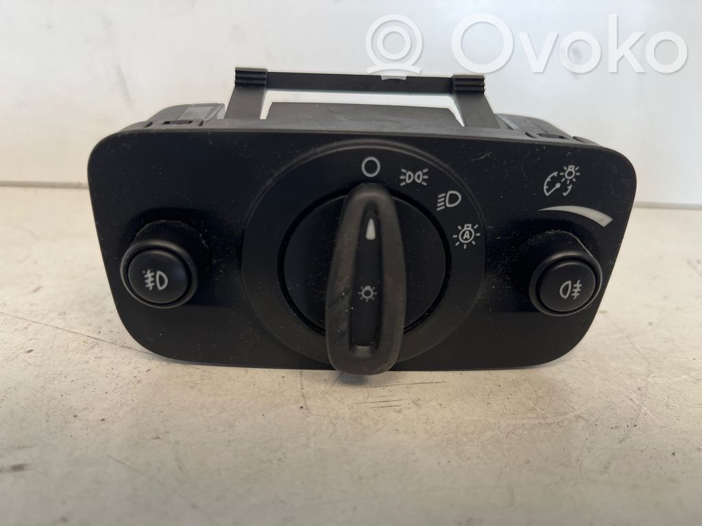 Ford Kuga II Light switch 