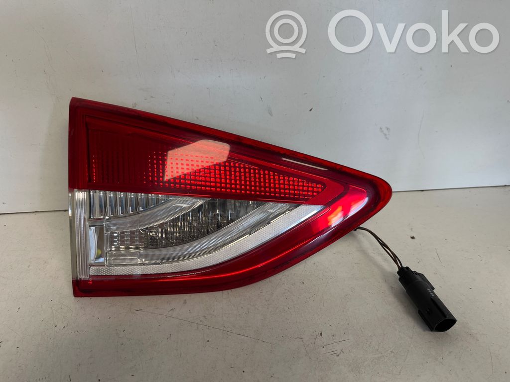 Ford Kuga II Lampă spate în capacul portbagajului 