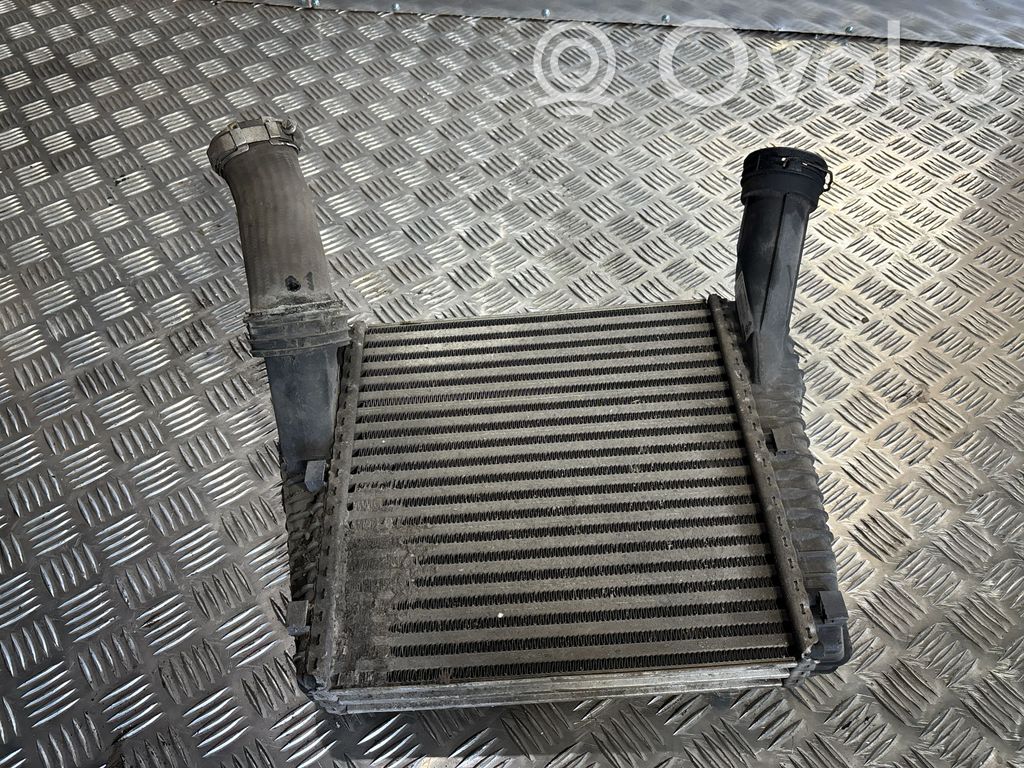 Audi Q7 4L Interkūlerio radiatorius 