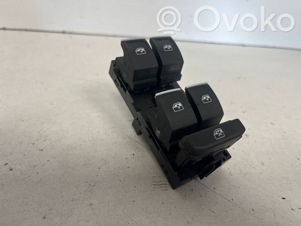 Volkswagen Tiguan Electric window control switch 