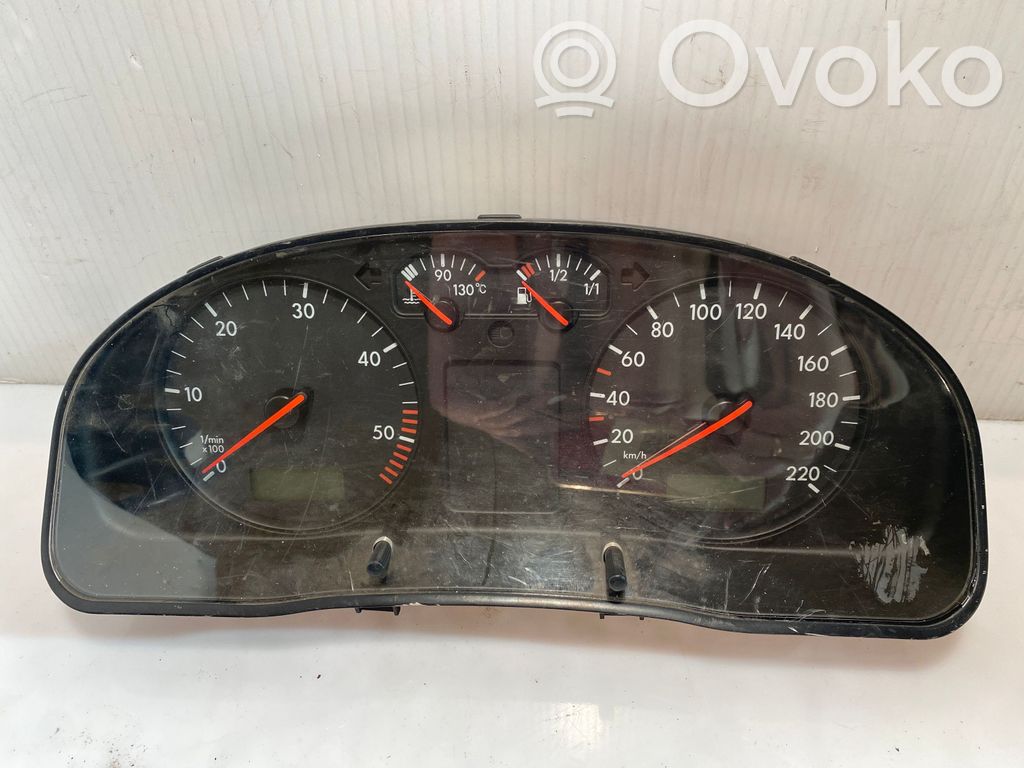 Volkswagen PASSAT B5 Velocímetro (tablero de instrumentos) 