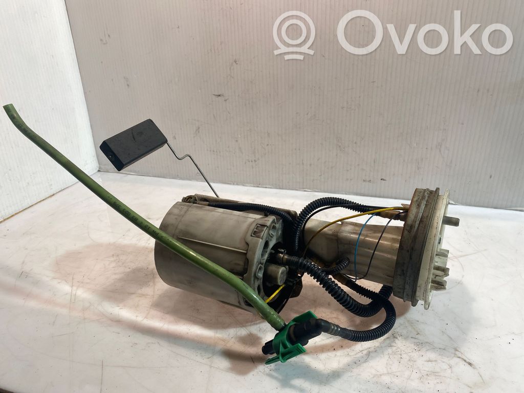 Audi A4 S4 B7 8E 8H Bomba interna de combustible 
