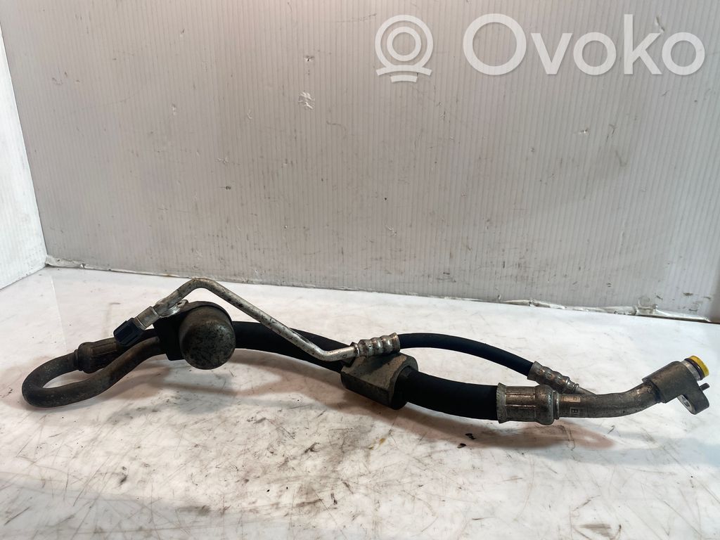 BMW 3 E90 E91 Ilmastointilaitteen putki (A/C) 