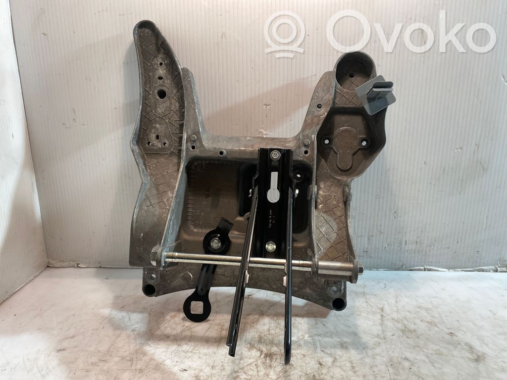 Audi Q7 4L Jarrupolkimen kiinnitysalusta 