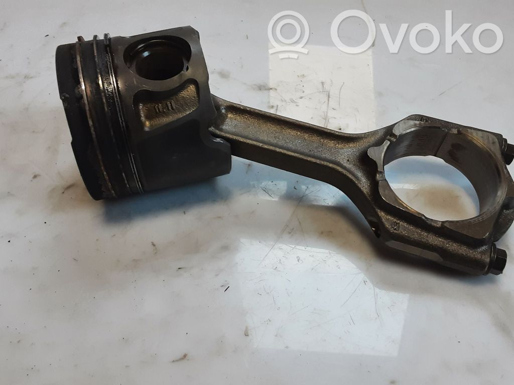 Opel Insignia A Piston with connecting rod 
