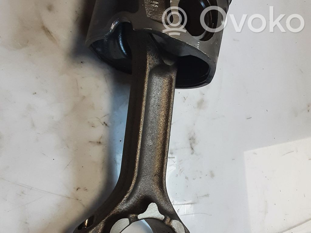 Opel Insignia A Piston with connecting rod 