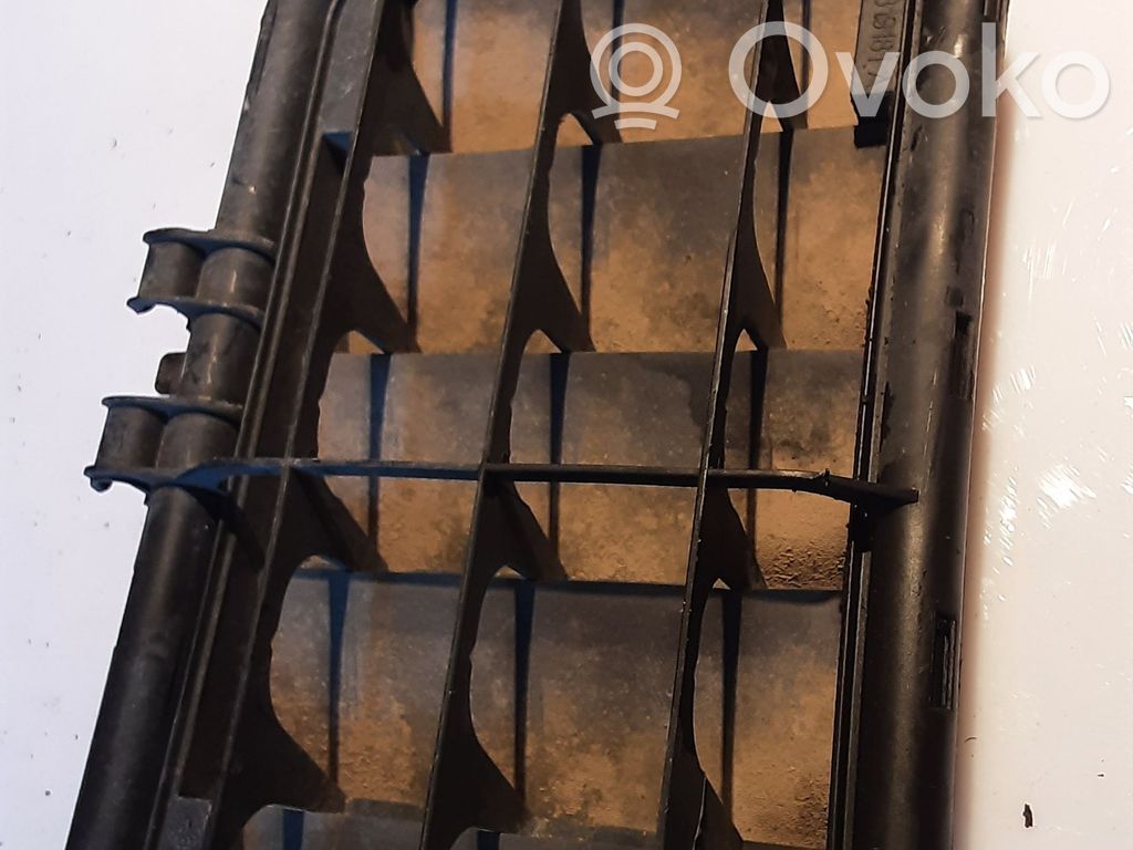 Audi A8 S8 D3 4E Quarter panel pressure vent 
