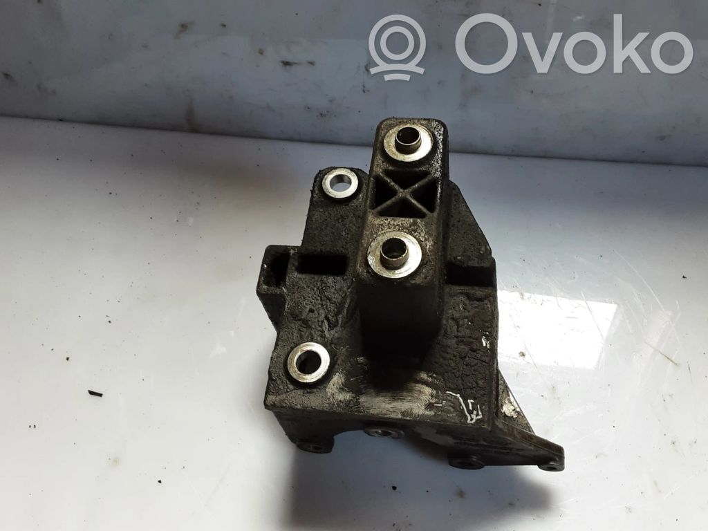 Power steering pump mounting bracket   07D145879F