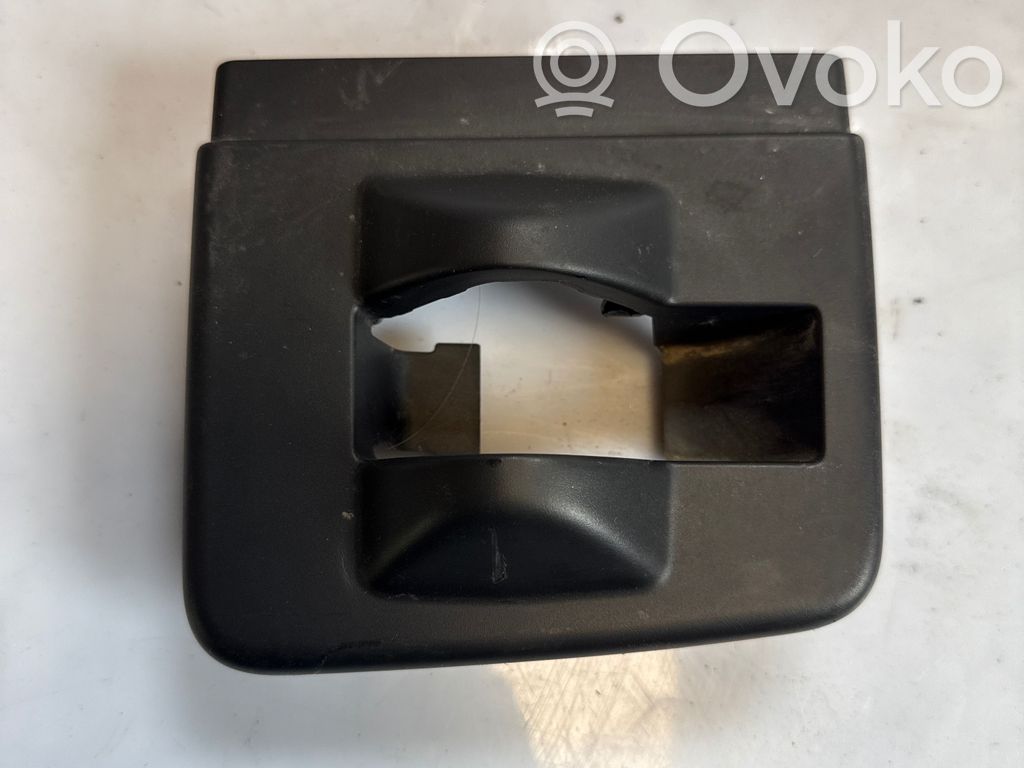 Audi Q7 4M Moldura cubierta de la guía del asiento trasero 