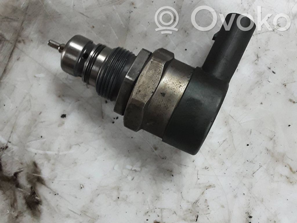 Audi A6 S6 C7 4G Listwa wtryskowa 