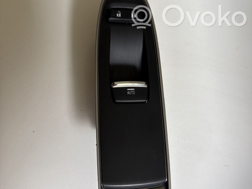 Subaru Outback (BT) Electric window control switch 