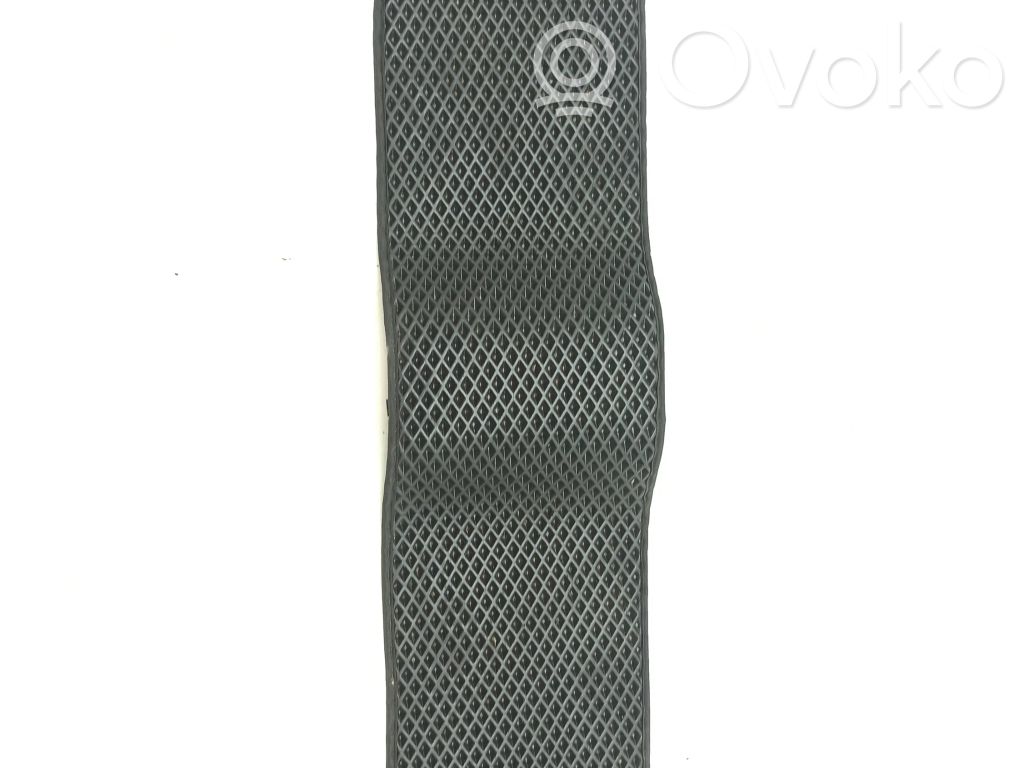 Rear floor mat