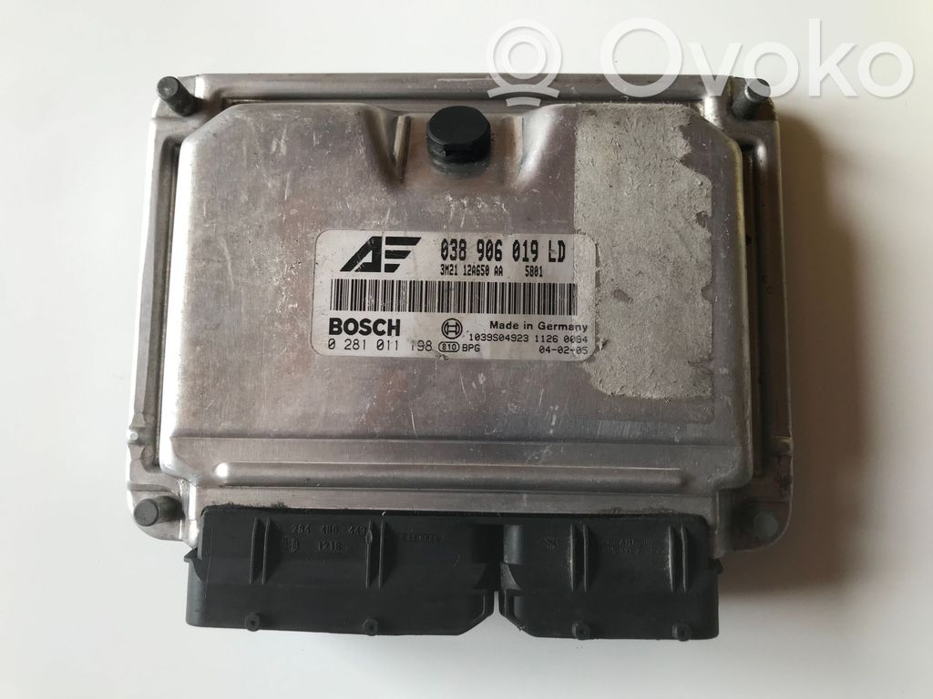 Unidad de control/módulo del motor   038906019LD,0281011198,3M2112A650AA