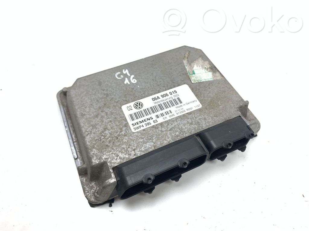 Volkswagen Golf IV Engine control unit/module 
