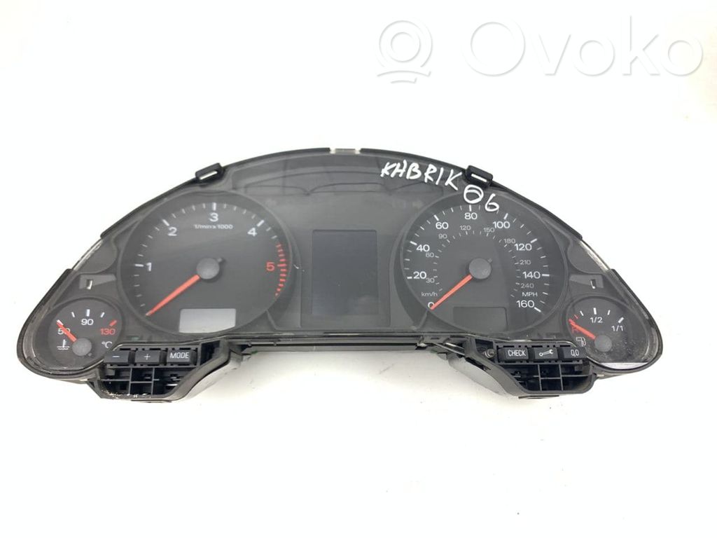 Audi A4 S4 B7 8E 8H Licznik / Prędkościomierz 