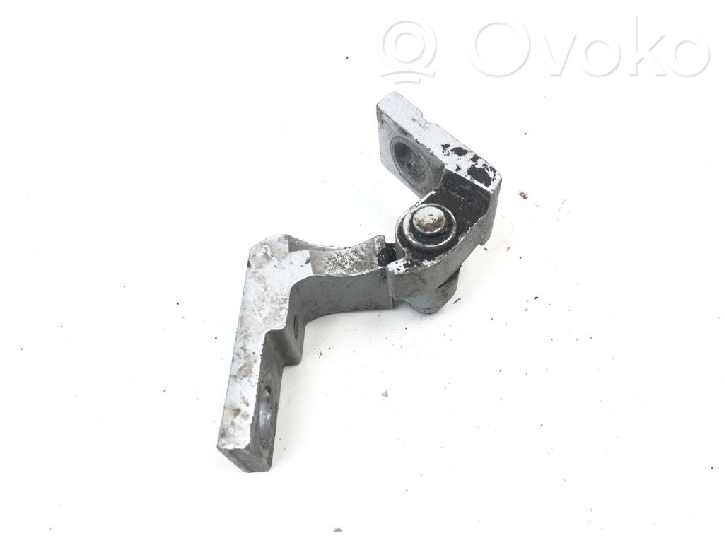 Volkswagen PASSAT B5.5 Front door upper hinge 