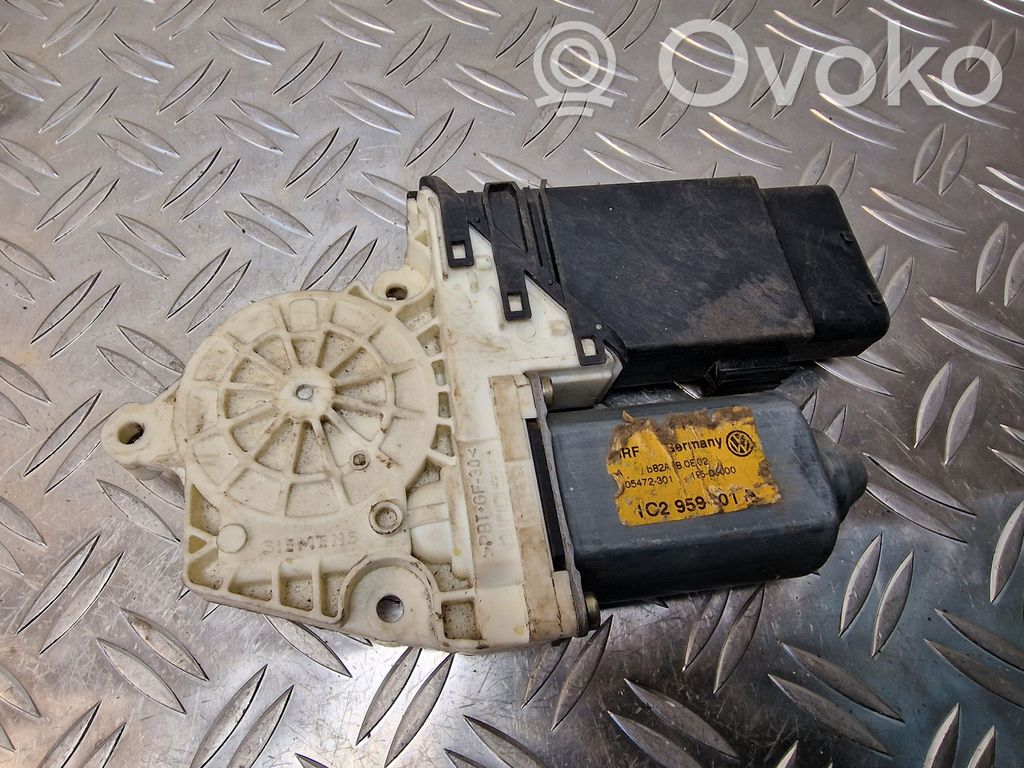 Volkswagen Golf IV Silnik regulatora szyby drzwi przednich 