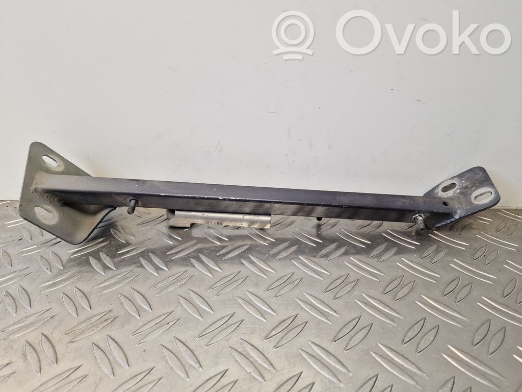 Audi A8 S8 D3 4E Laikiklis sparno 
