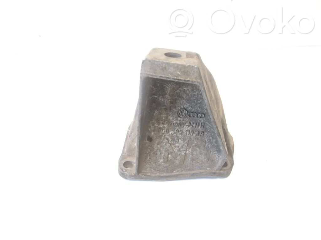 Engine mounting bracket   8D0399113AB