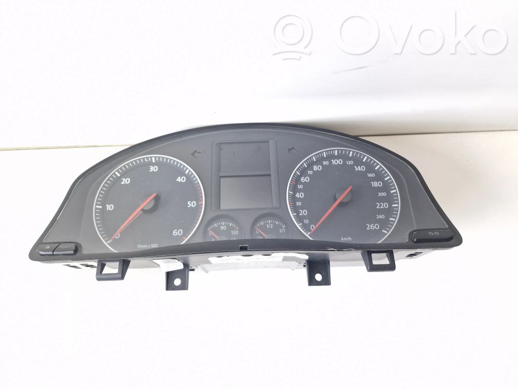 Volkswagen Golf V Licznik / Prędkościomierz 