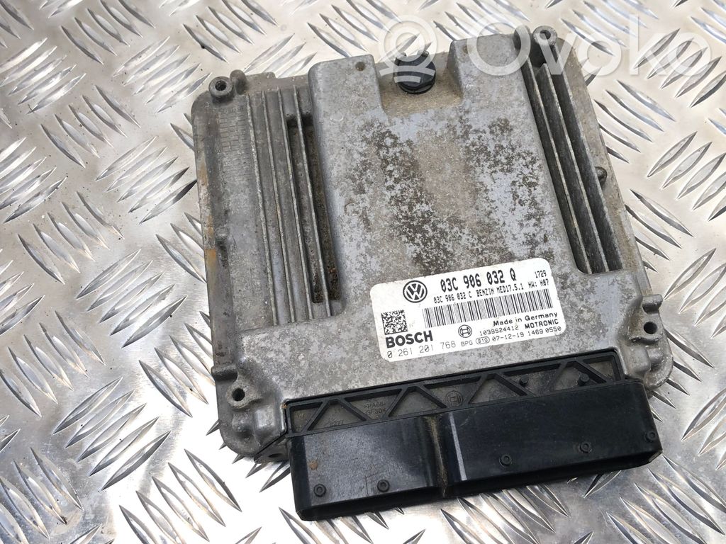 Engine control unit/module   03C906032Q,0261201768,MED1751