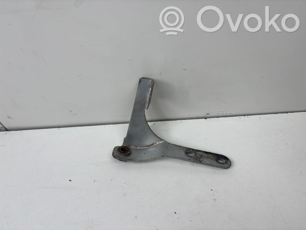 Volkswagen Amarok Tailgate hinge 