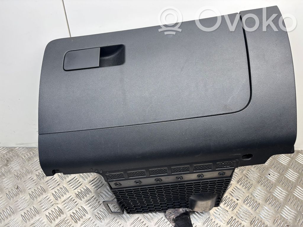 Skoda Rapid (NH) Daiktadėžė 