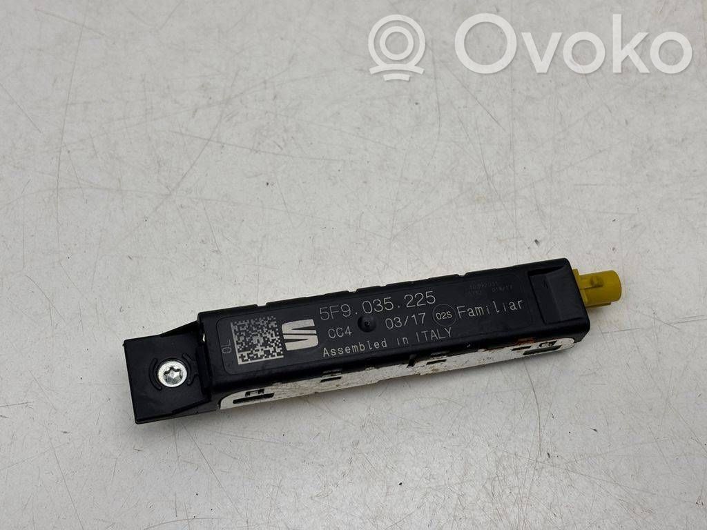 Seat Leon (5F) Antenos stiprintuvas 