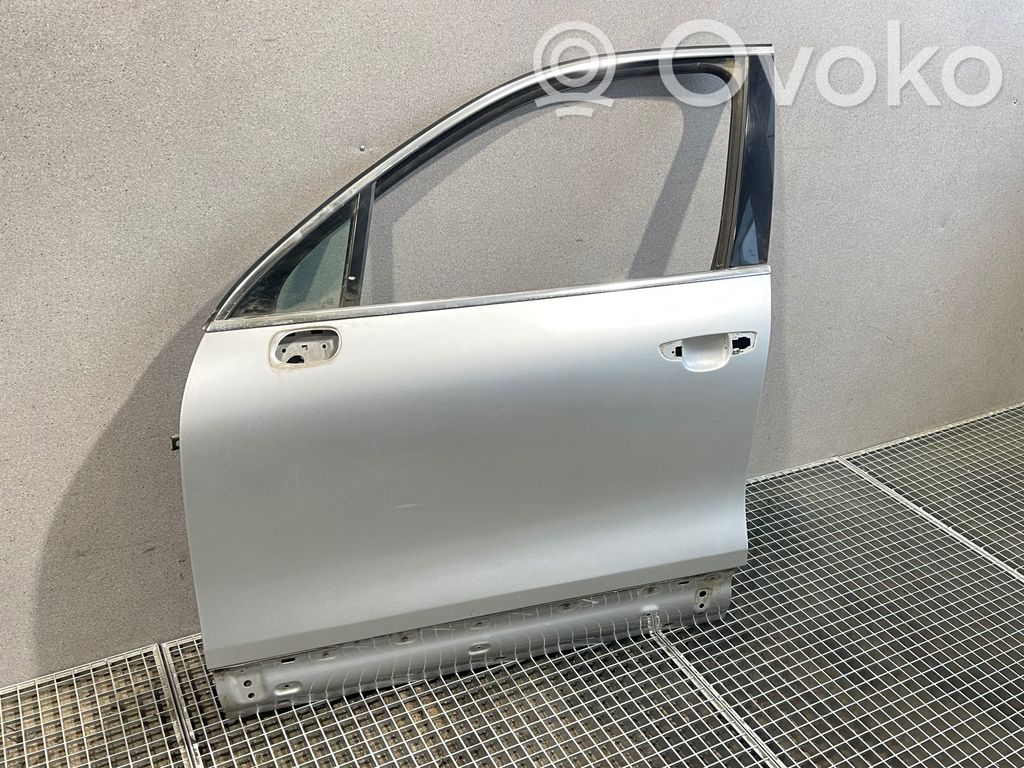 Volkswagen Touareg II Дверь 