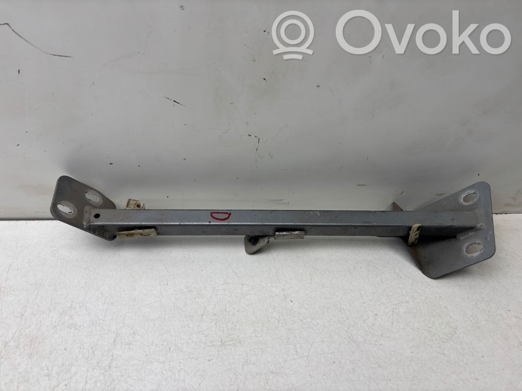 Fender mounting bracket   4E0805464E