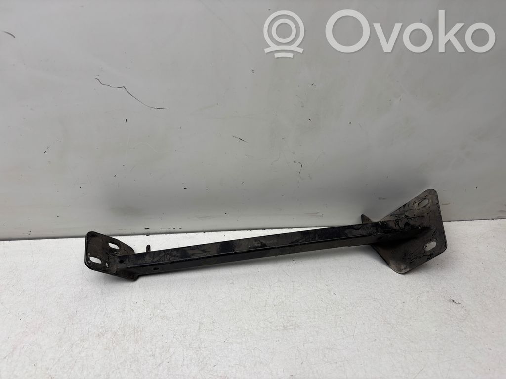 Fender mounting bracket   4E0805464E