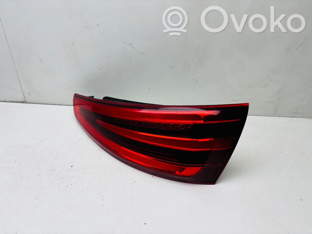Audi Q3 8U Lampy tylnej klapy bagażnika 