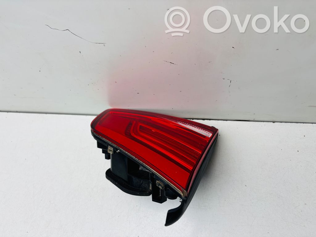 Volkswagen PASSAT B8 Lampy tylnej klapy bagażnika 
