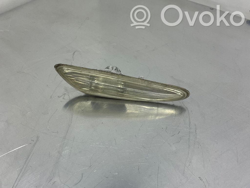 BMW 3 E46 Front fender indicator light 