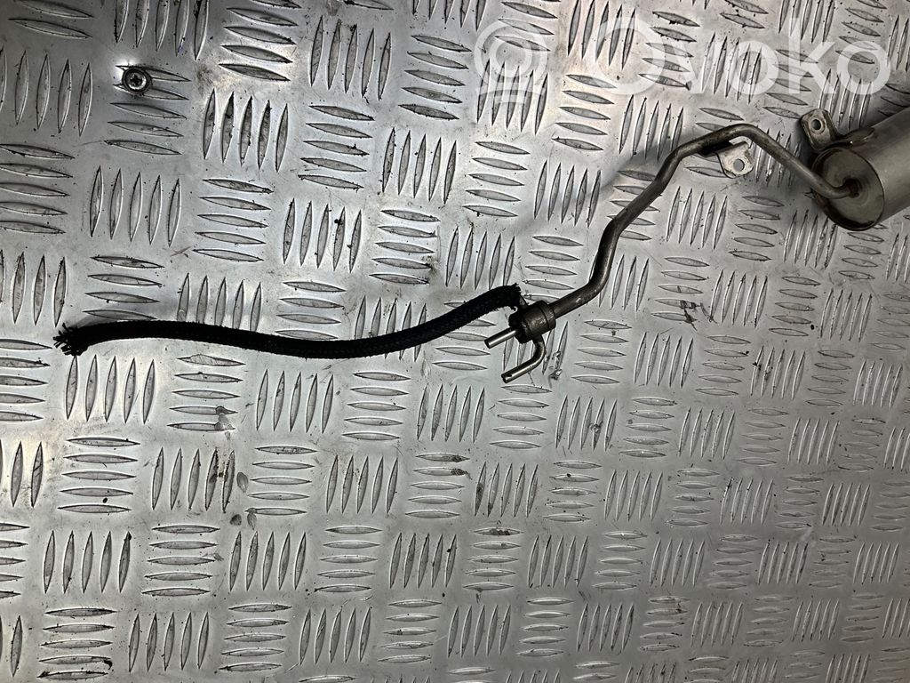 BMW 7 F01 F02 F03 F04 Tyhjiösäiliö 