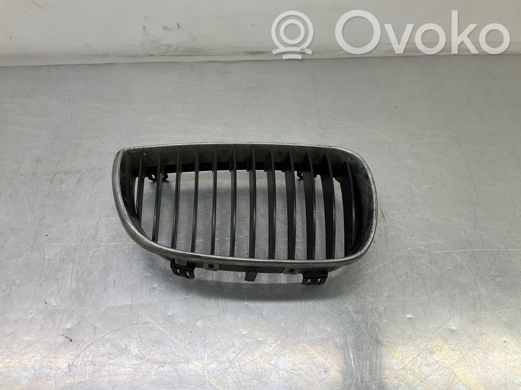 BMW 1 E81 E87 Front bumper upper radiator grill 