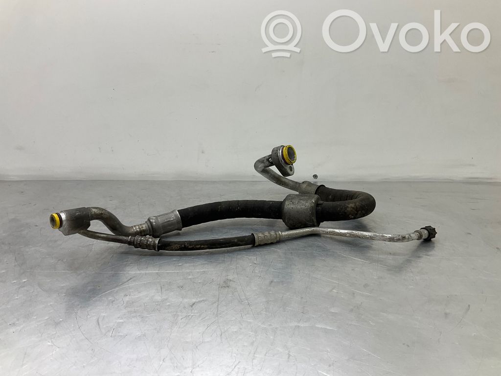 BMW 3 E90 E91 Ilmastointilaitteen putki (A/C) 