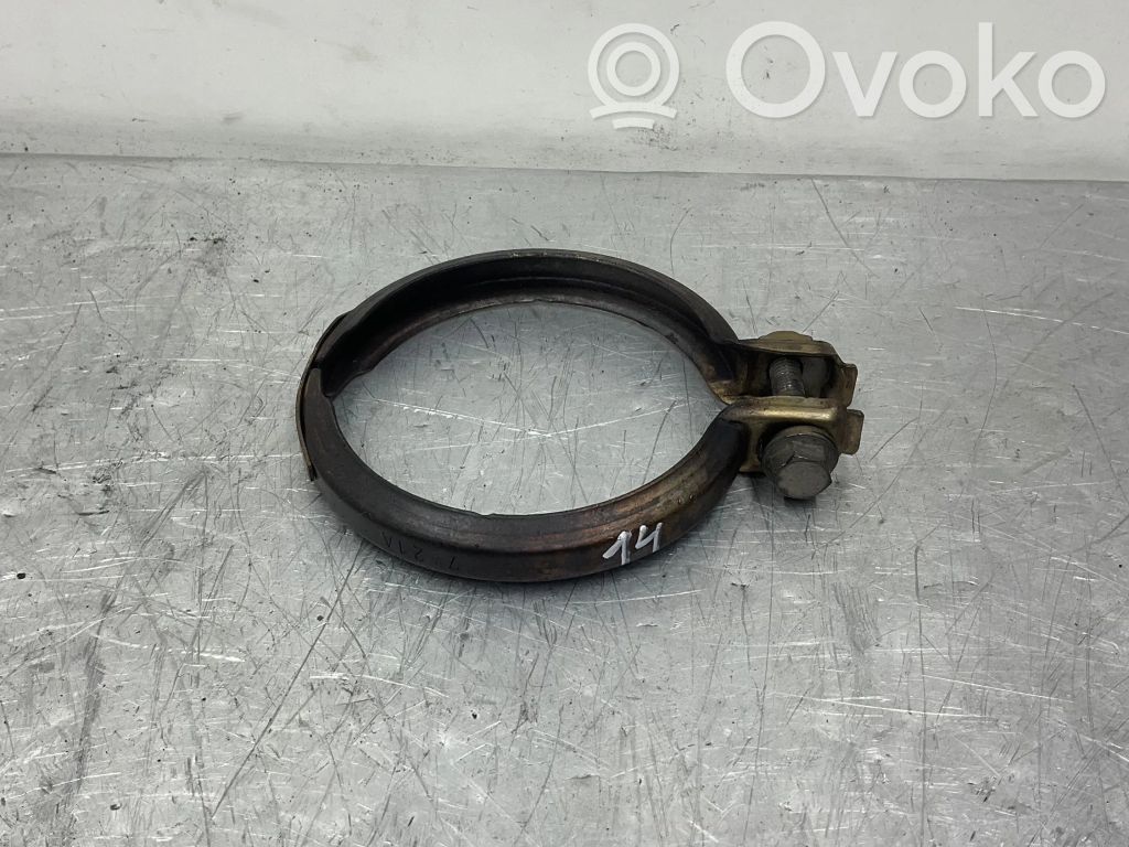 BMW 5 F10 F11 Äänenvaimentimen putken liittimen pidike 
