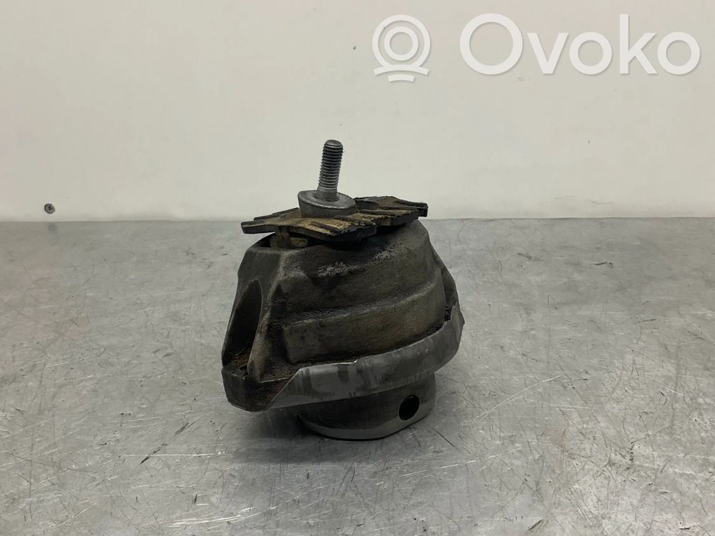 BMW 5 E60 E61 Dzinēja spilvens 