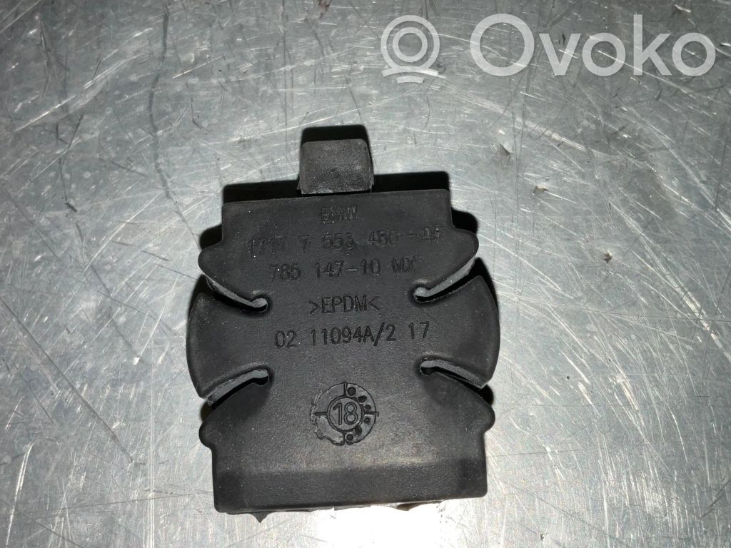 BMW X5 E70 Radiator mount bracket 