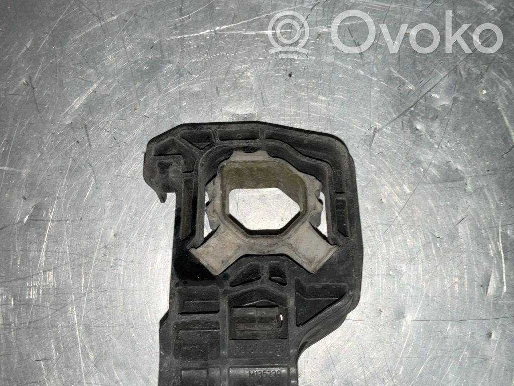 BMW 7 F01 F02 F03 F04 Halterung Kühler 