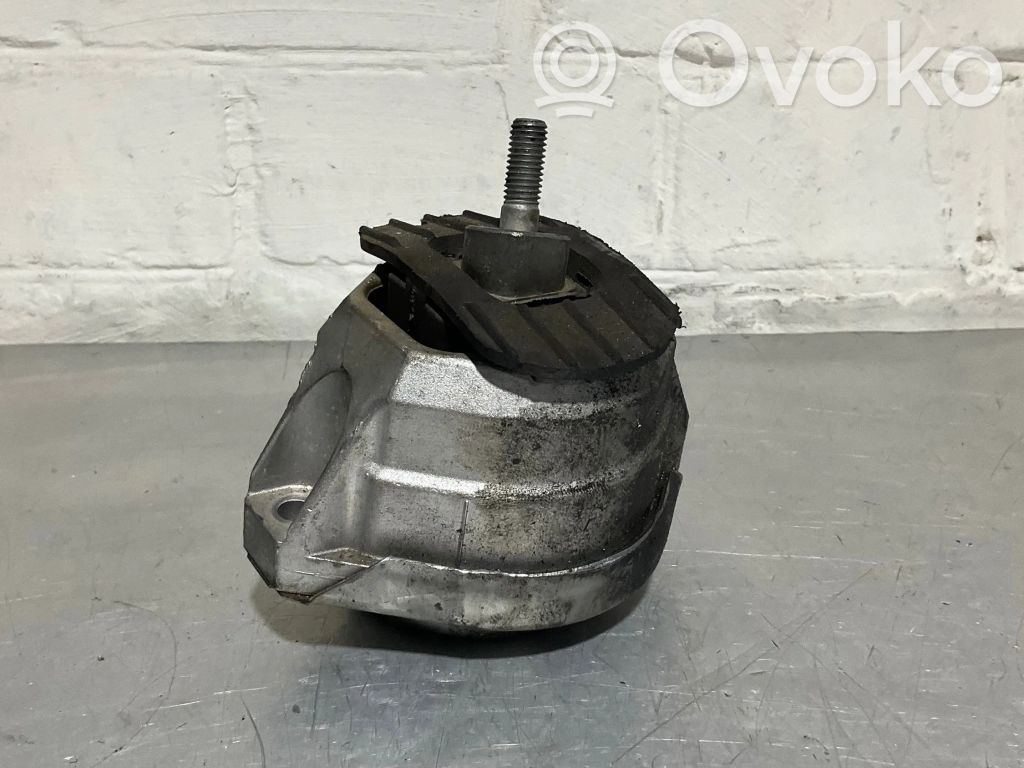 BMW 5 E60 E61 Engine mount bracket 