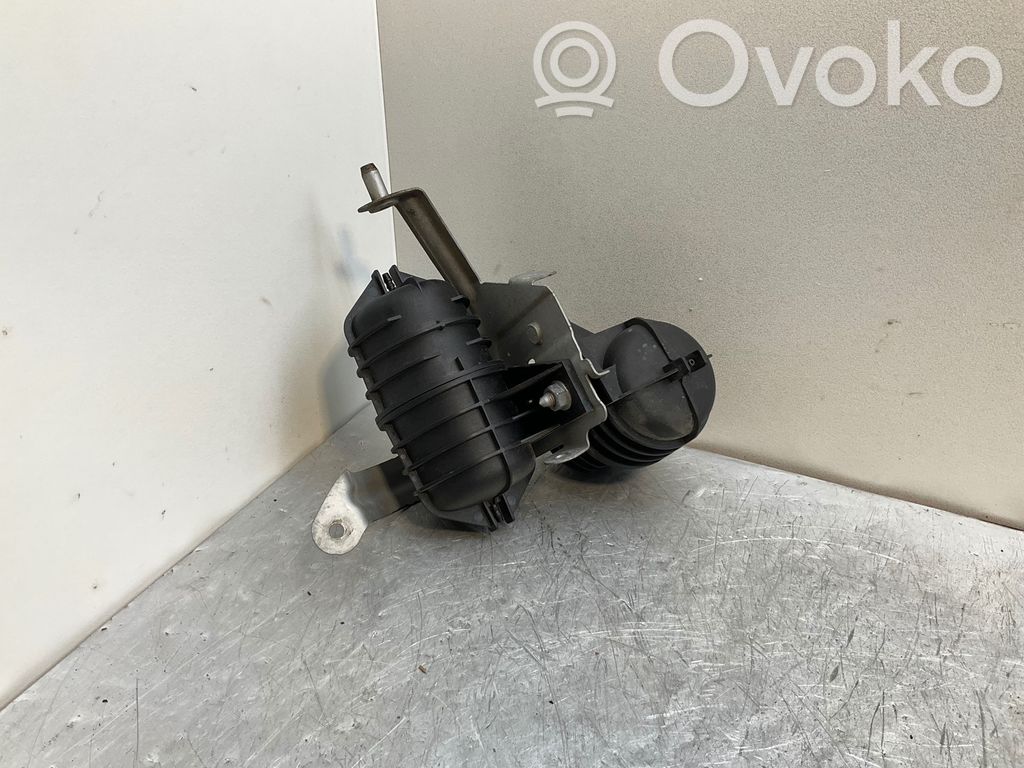 BMW 5 E60 E61 Vacuum air tank 