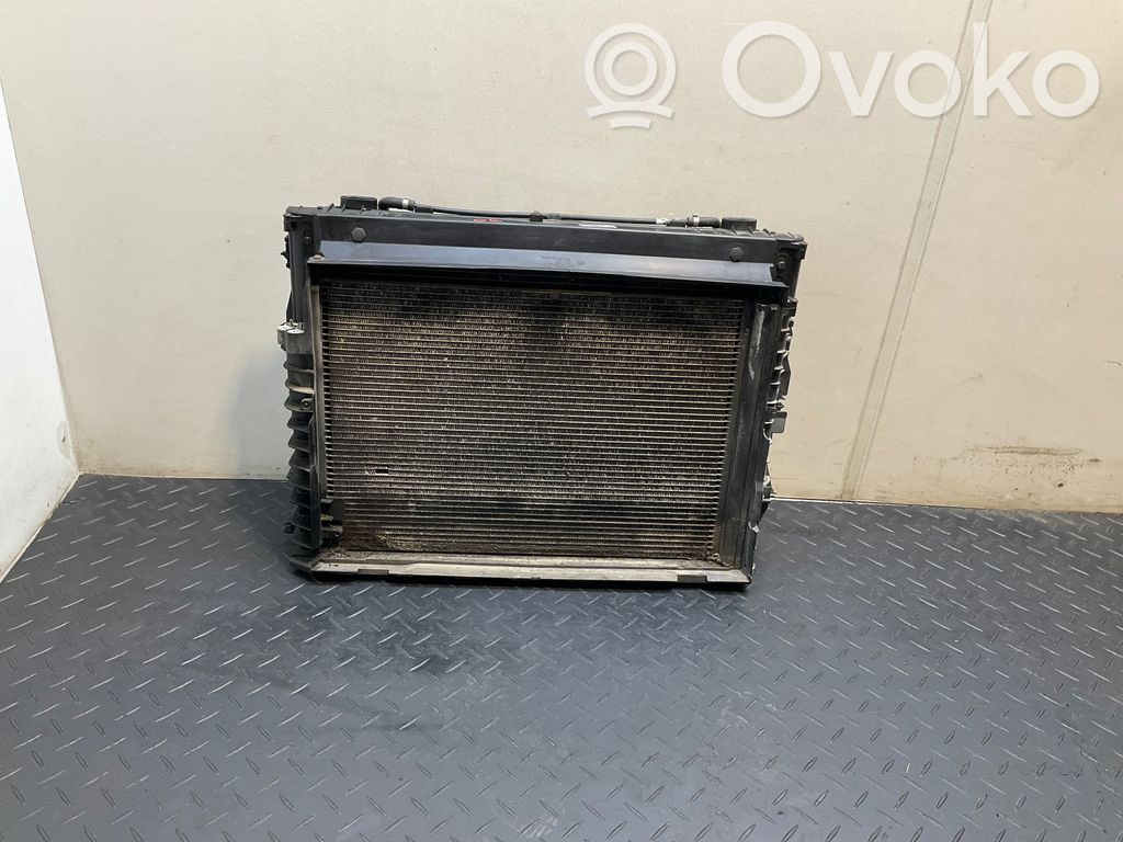 BMW 5 E60 E61 Radiatorių komplektas 