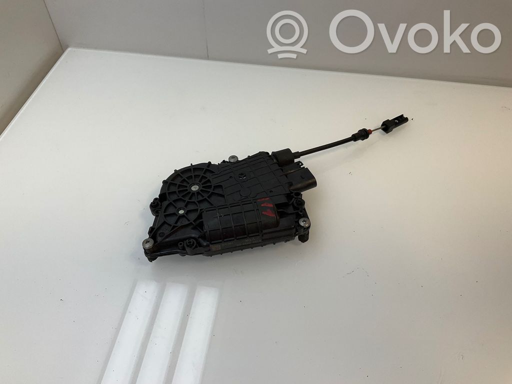 BMW 7 F01 F02 F03 F04 Silniczek dociągania drzwi przednich 