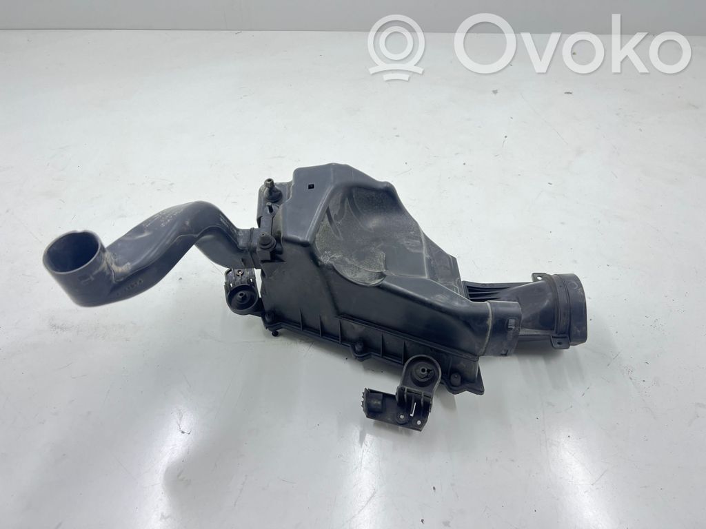 Volvo V40 Air filter box 