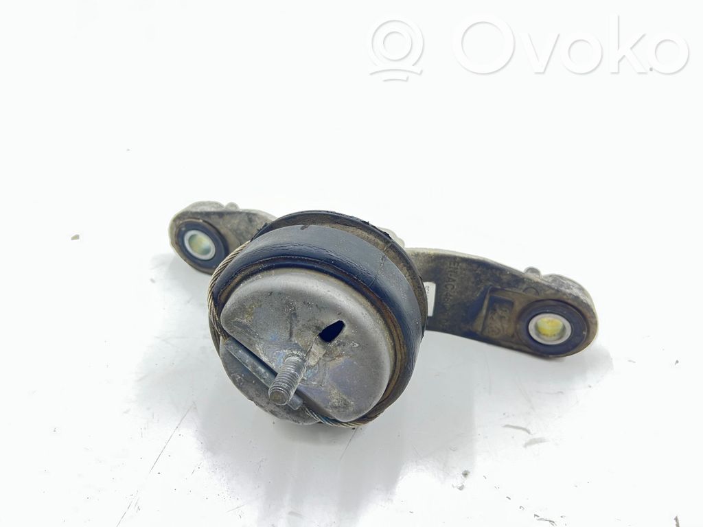 Volvo V40 Engine mount bracket 