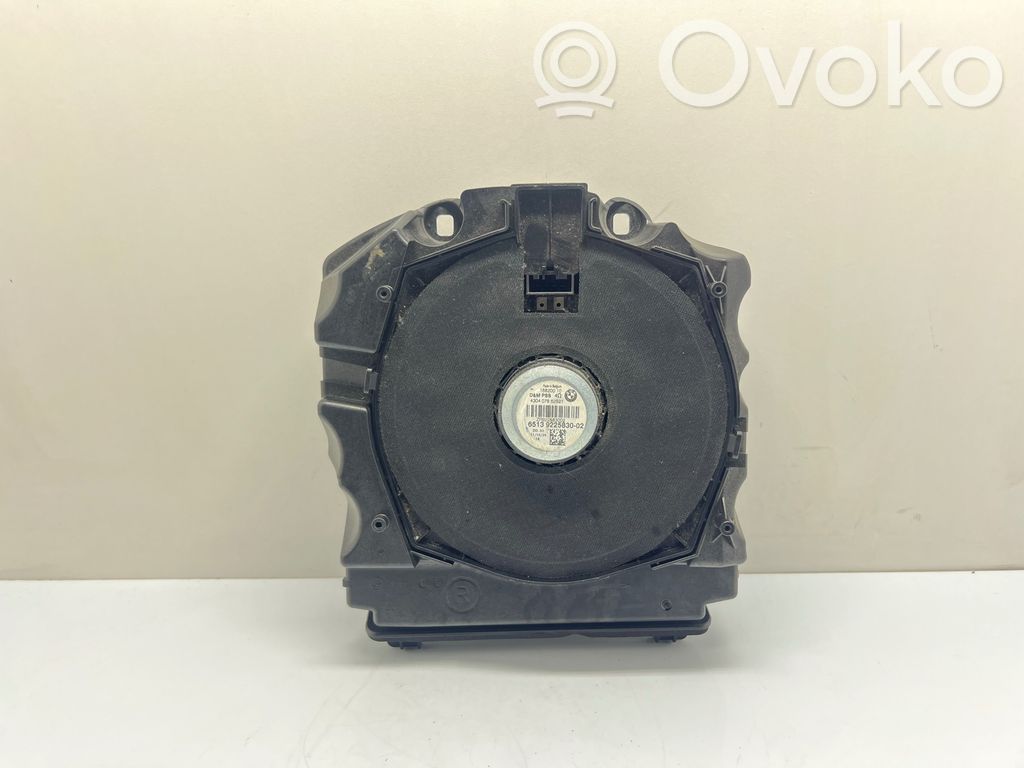 BMW 5 GT F07 Altavoz subwoofer 